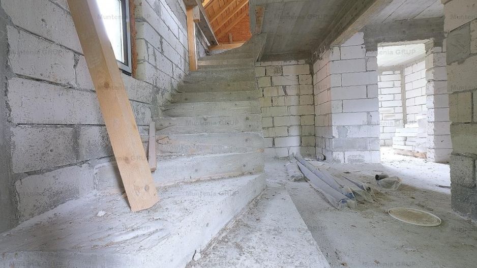 CHEIA - Valea Popii, vanzare vila S+P+E+M exceptionala, posibil si in rate - Poză 13