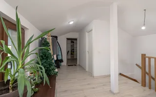Casă modernă în Tâncăbești – 5 camere și natură la doi pasi - Poză 14