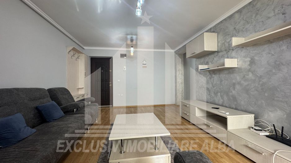 Apartament cu 3 camere decomandate de vanzare, Cetate - Poză 1
