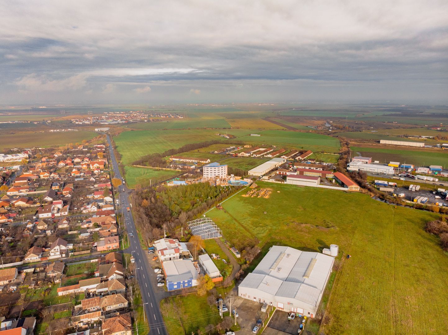 Teren industrial cu PUZ - 920mp - Poză 3