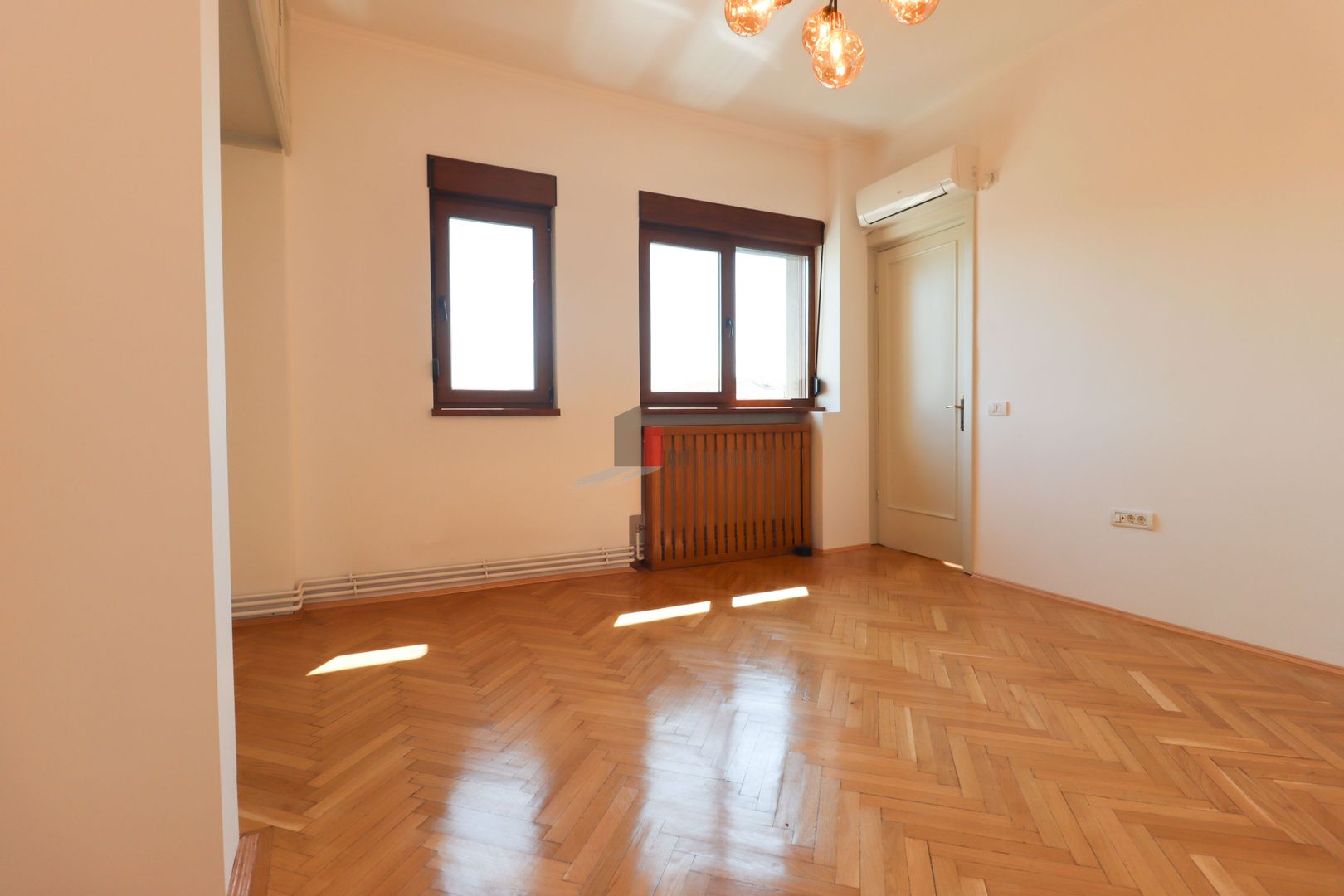 Apartamentul "COBERTURA",  PENTHOUSE "PIATA SPANIEI", TERASA 63 mp, CONSOLIDAT - Poză 40