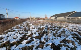 Teren intravilan cu toate utilitățile și front 20 m – Moșnița Veche - Poză 5
