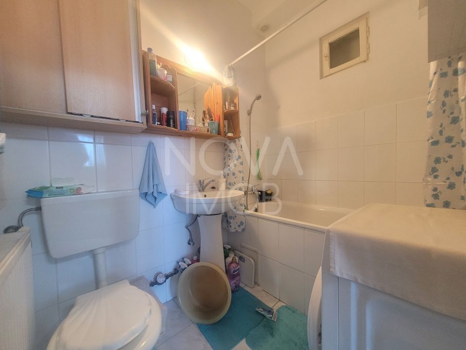 Apartament tip mansarda cu balcon, mobilat-utilat, Valea Aurie - Poză 4