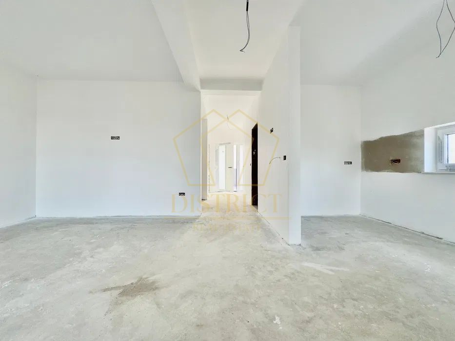 Duplex spatios cu 5 camere | Mosnita Noua - Poză 1