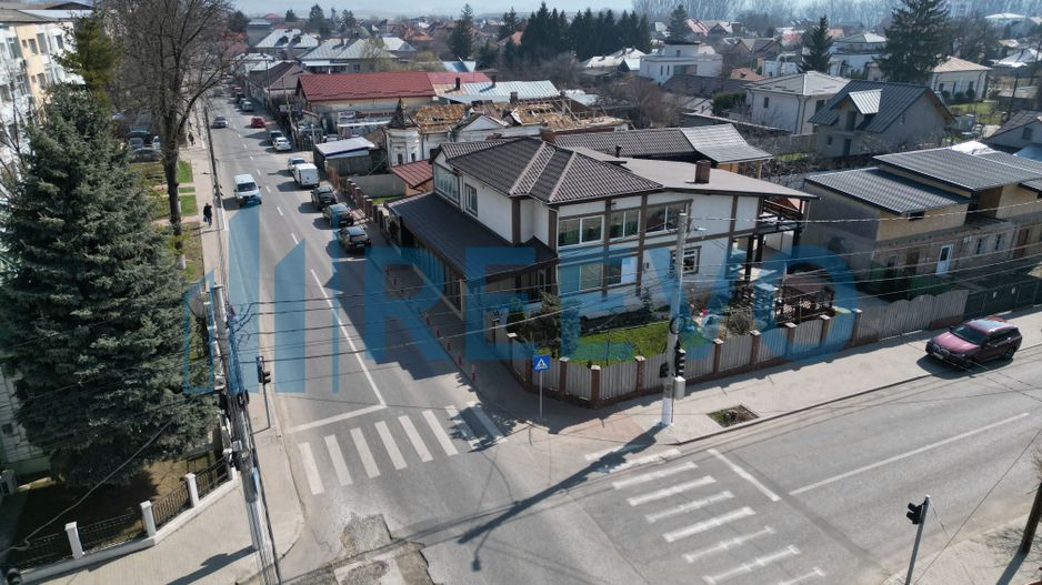 Clădire și teren pentru investiție, central Roman - Poză 73