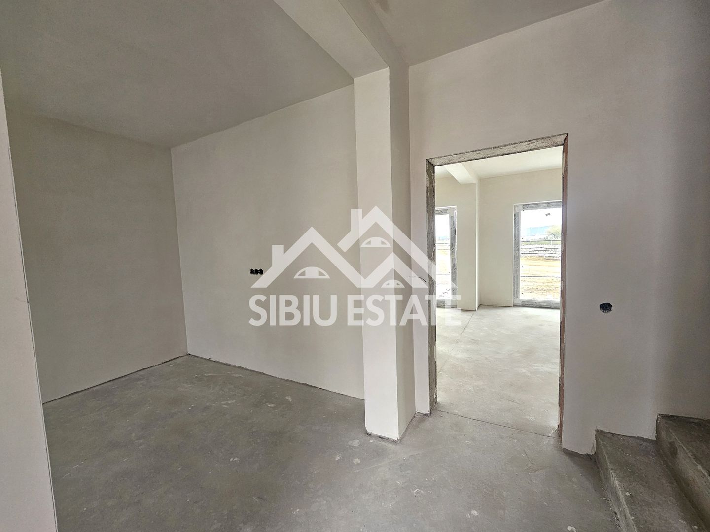 Casa Sibiu 4 camere, 2bai, terasa, carport, locatie Selimbar - Poză 5