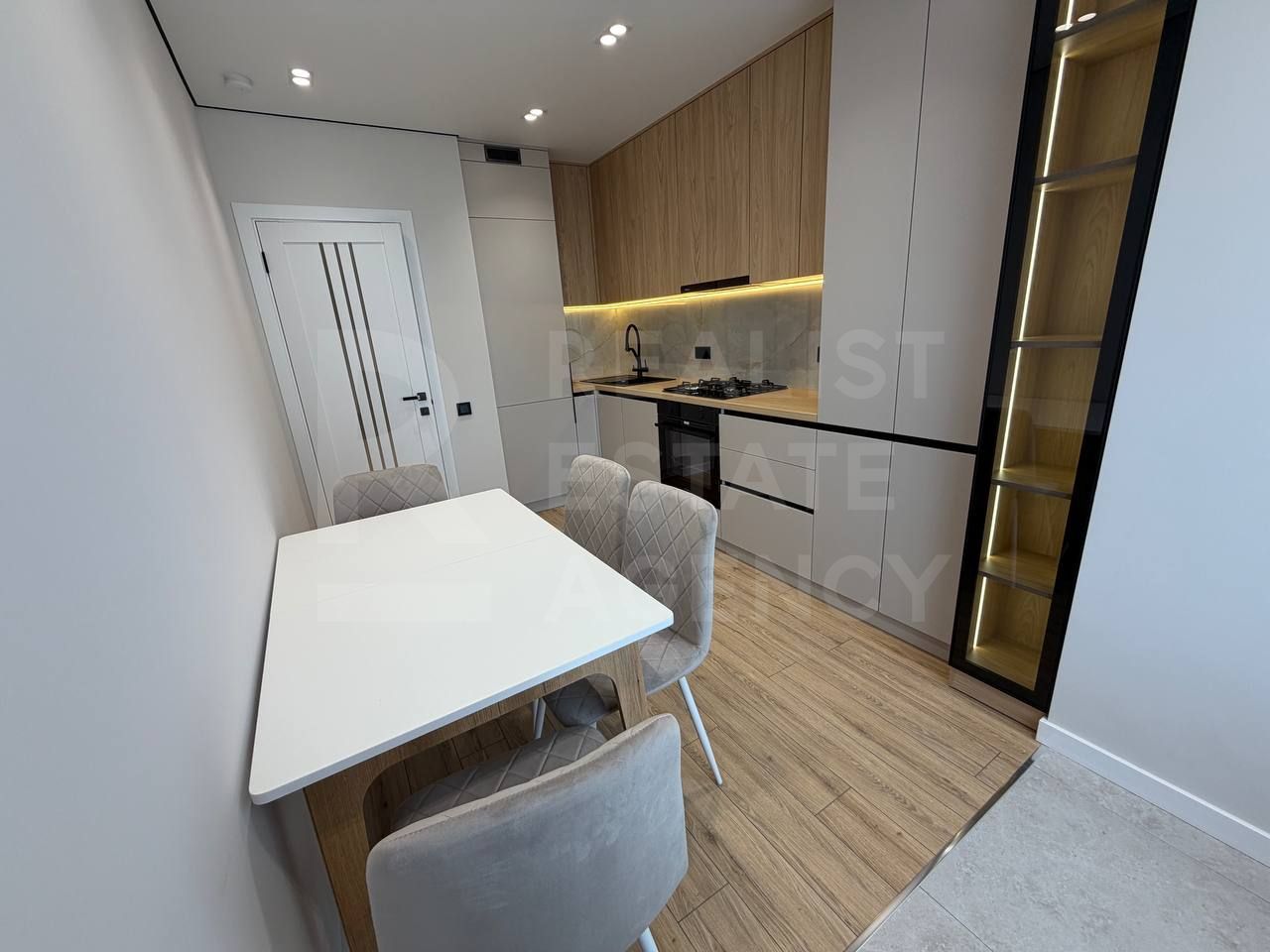 Vânzare, apartament cu 2 camere 50 mp, str. Ialoveni Telecentru - Poză 3