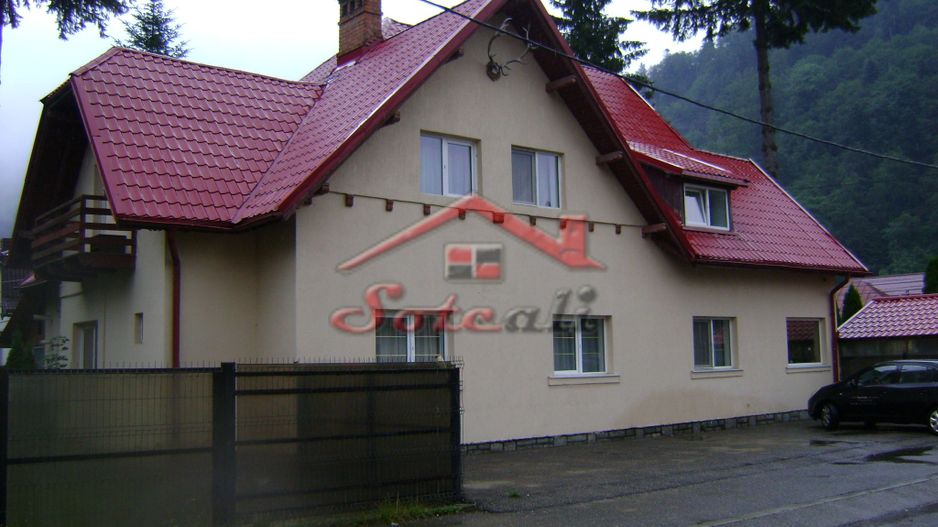 Pensiune de vanzare P+E Busteni - central - Poză 3