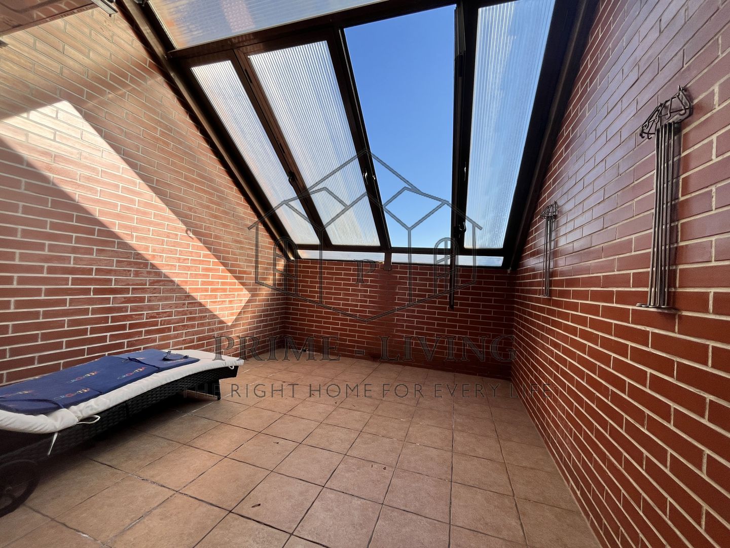 VILA CU 7 CAMERE IN COMPLEX REZIDENTIAL IN IANCU NICOLAE - Poză 25