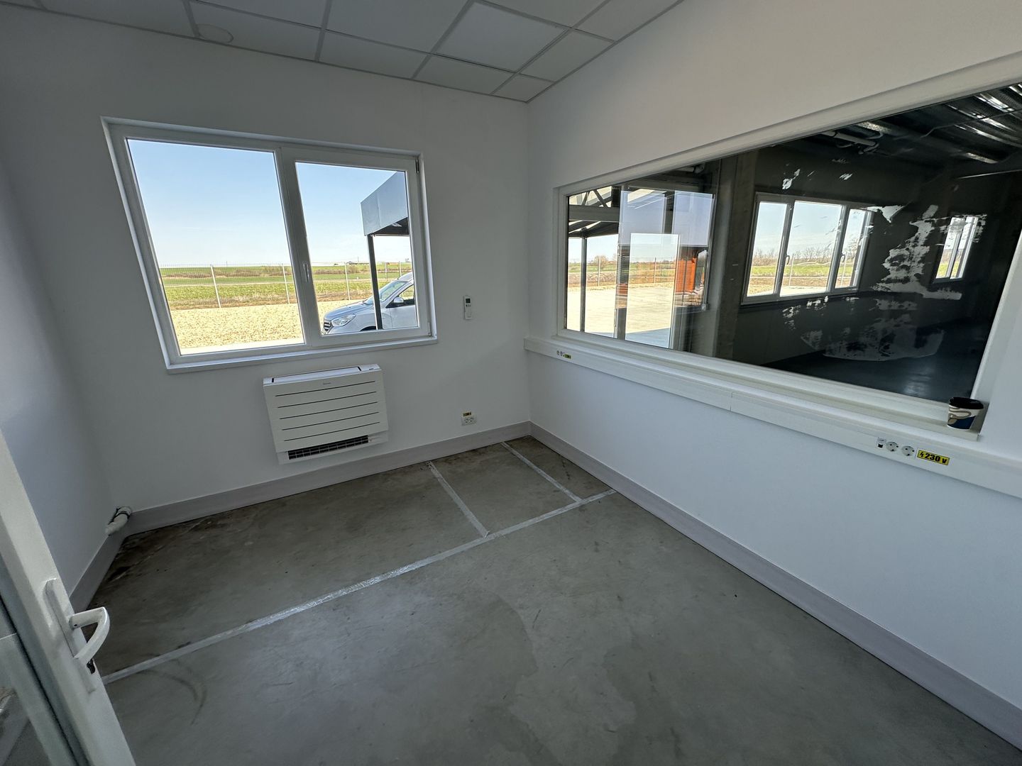 Hala depozitare cu birouri zona de N - Poză 19