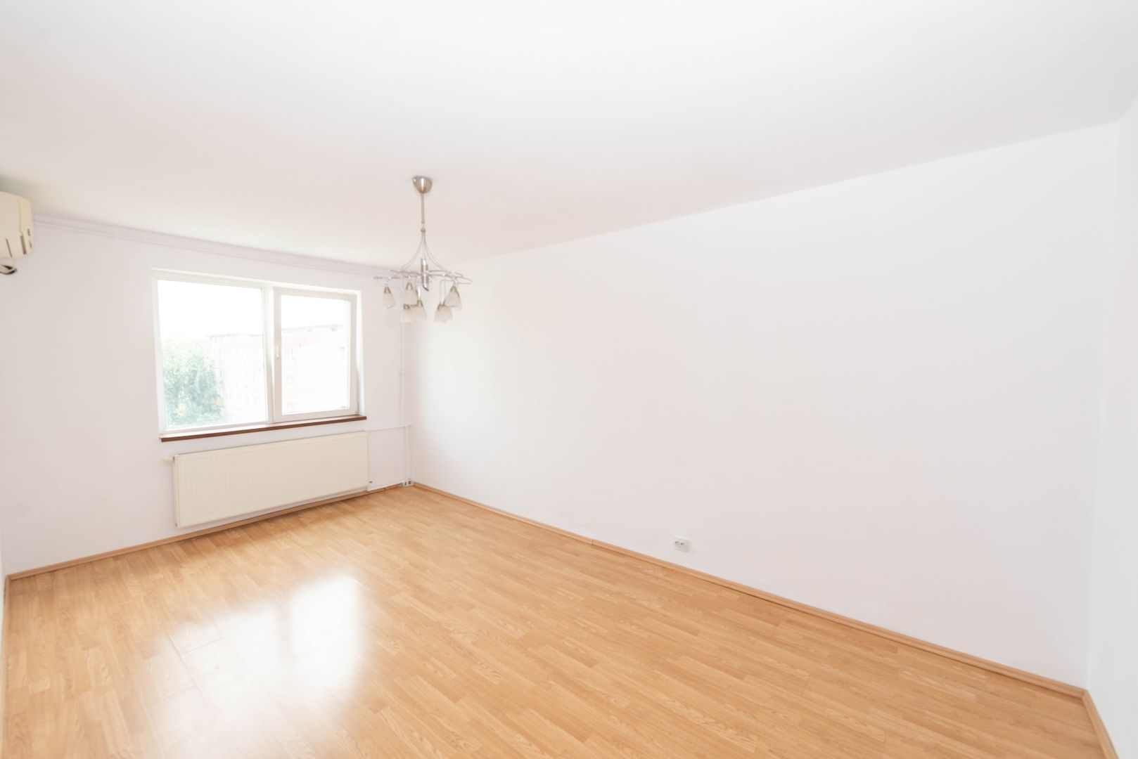 Apartament 3 camere 1980 decomandat Crangasi 2 bai loc parcare - Poză 9