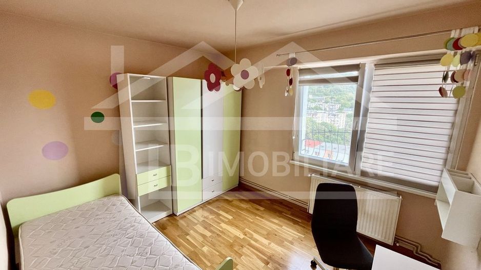 Apartament cu 3 camere, 70 mp, decomandat, Zona Fortuna - Poză 3