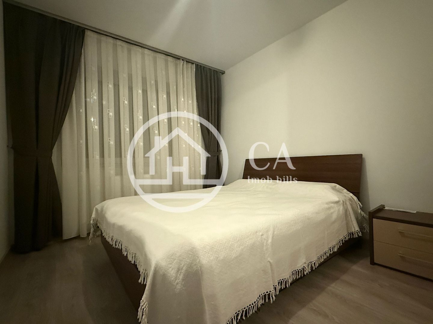 Apartament de închiriat cu 3 camere Prima Onestilor, Oradea - Poză 1