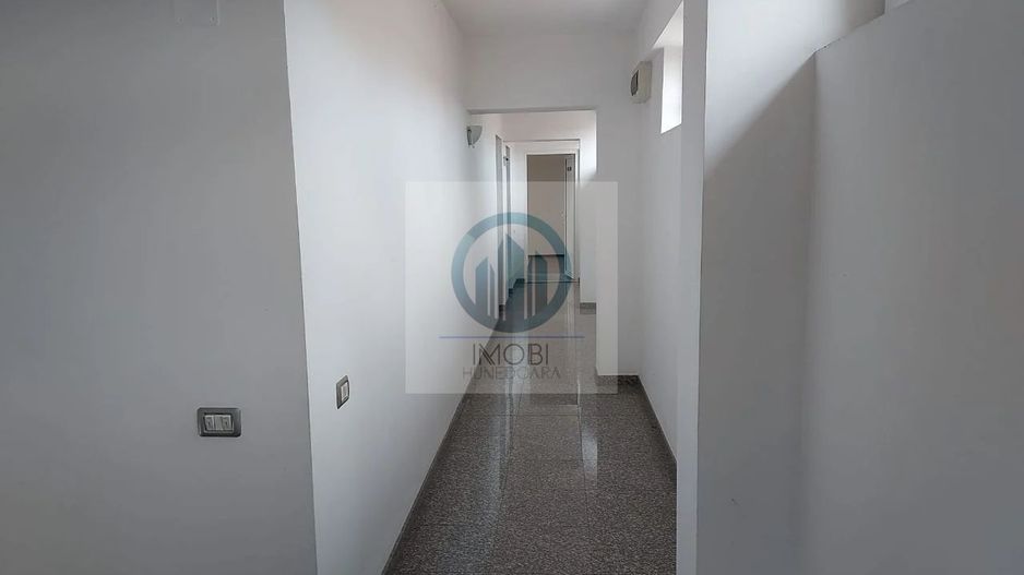 Cladire la cheie 2 ap si 8 garsoniere Deva cartier Grigoresc 495 mp - Poză 4