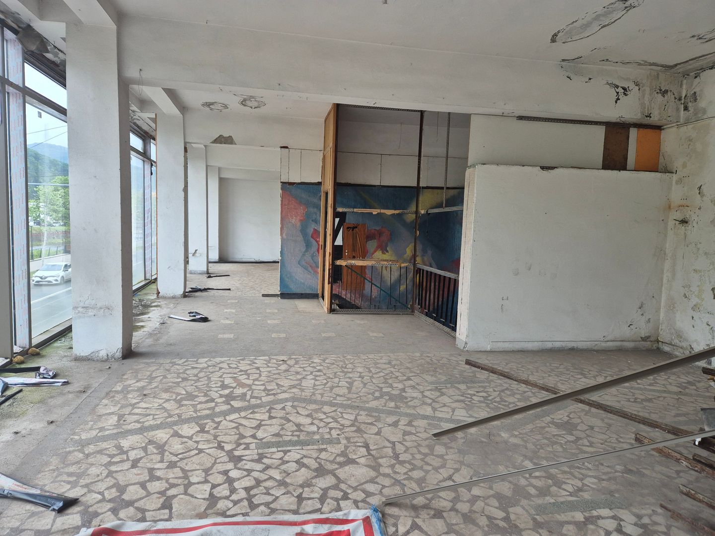 Închiriez spațiu comercial - Poză 3