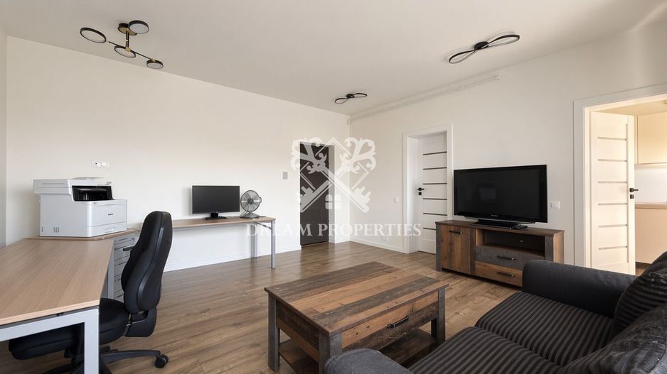 Apartament cu o camera de închiriat, balcon, parcare,  Jucu-Herghelie - Poză 1
