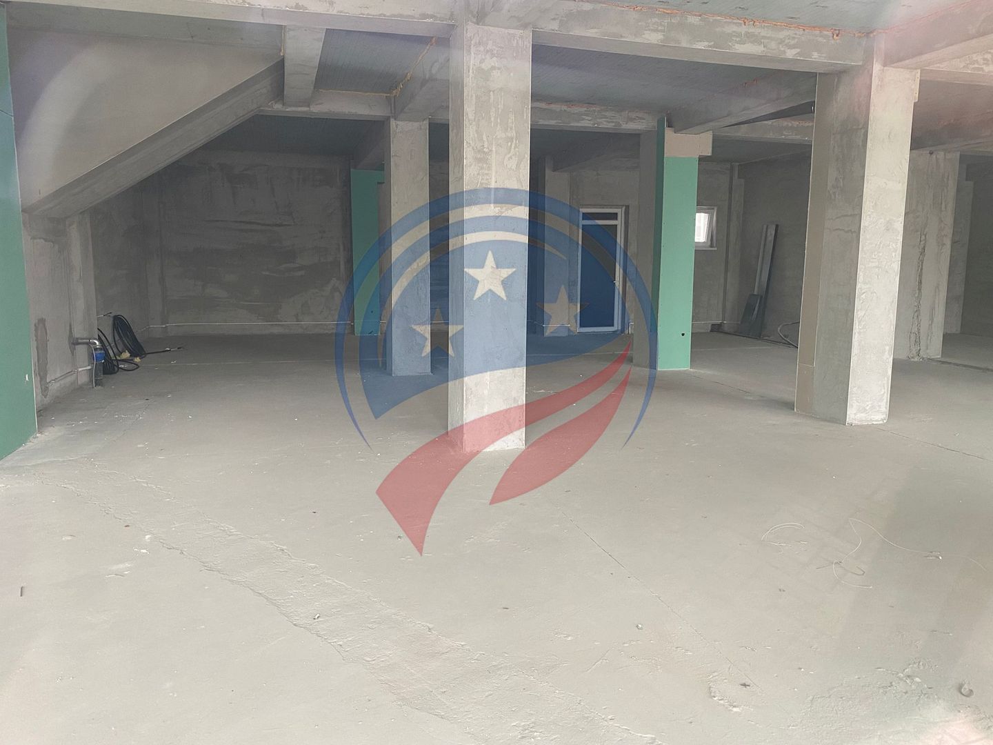 OPORTUNITATE SPATIU COMERCIAL SAU INVESTITIE 365 M PATRATI - Poză 3