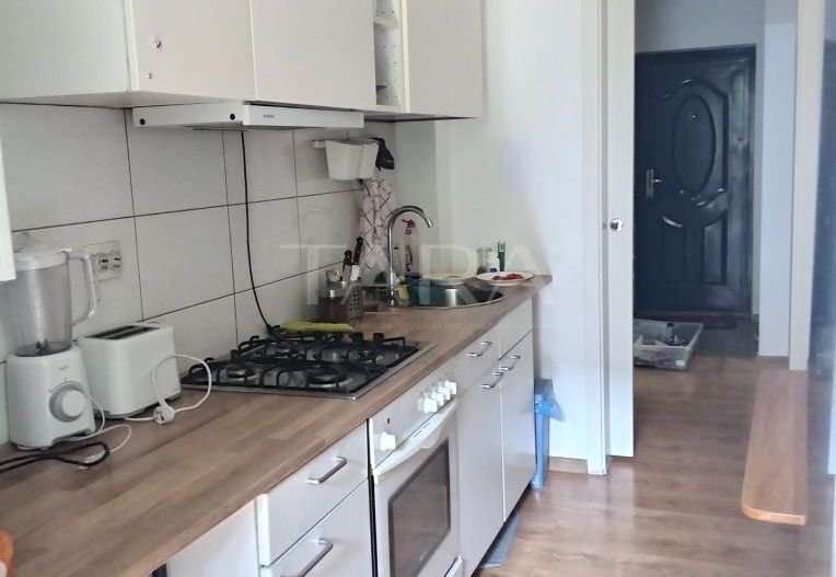 Apartament decomandat, 2 camere, balcon generos – Florești central. - Poză 2