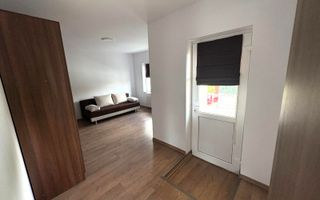 Apartament la curte, 2 băi, loc de parcare, zona linistita, dressing - Poză 2