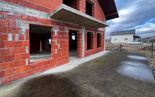 Casa P+M la rosu | 204 mp | 5 ari teren | compartimentare excelenta | Satulung. - Poză 8