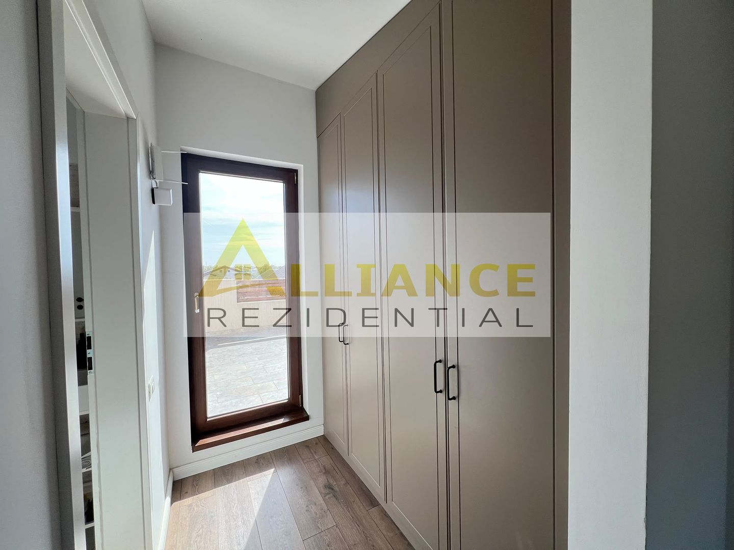 Duplex mobilat si utilat - 4 camere - Strada asfaltata-800 M de STV - Poză 19