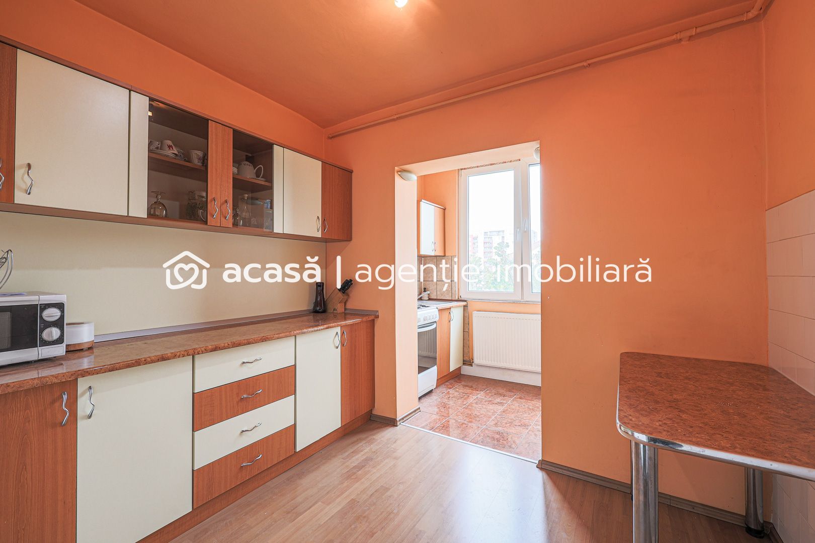 Rezervat Apartament cu 3 camere decomandat in Zona 300 - Poză 1