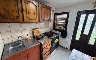 Casă corp C1 84mp + casă corp C2 51mp+garaj+ grădină și teren 889mp - Poză 13