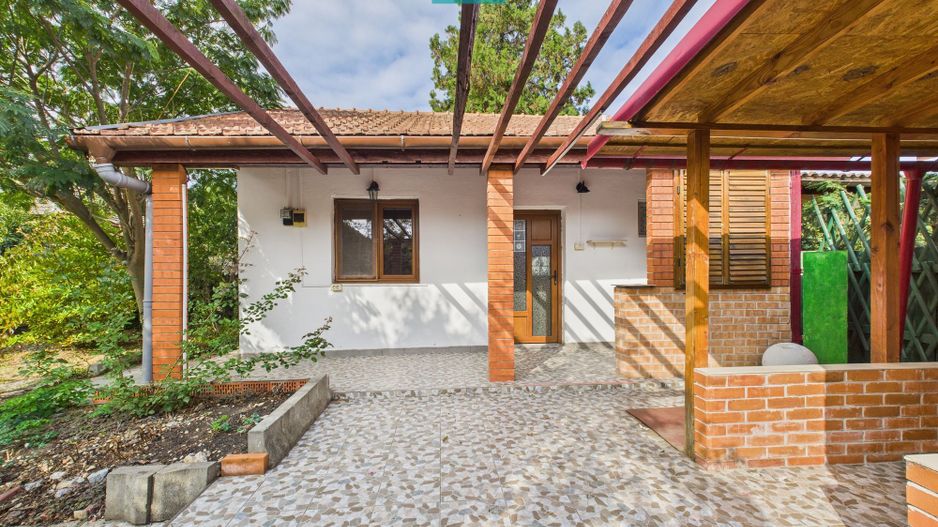 Casă cu o cameră, teren 350 mp în Subcetate - Poză 1
