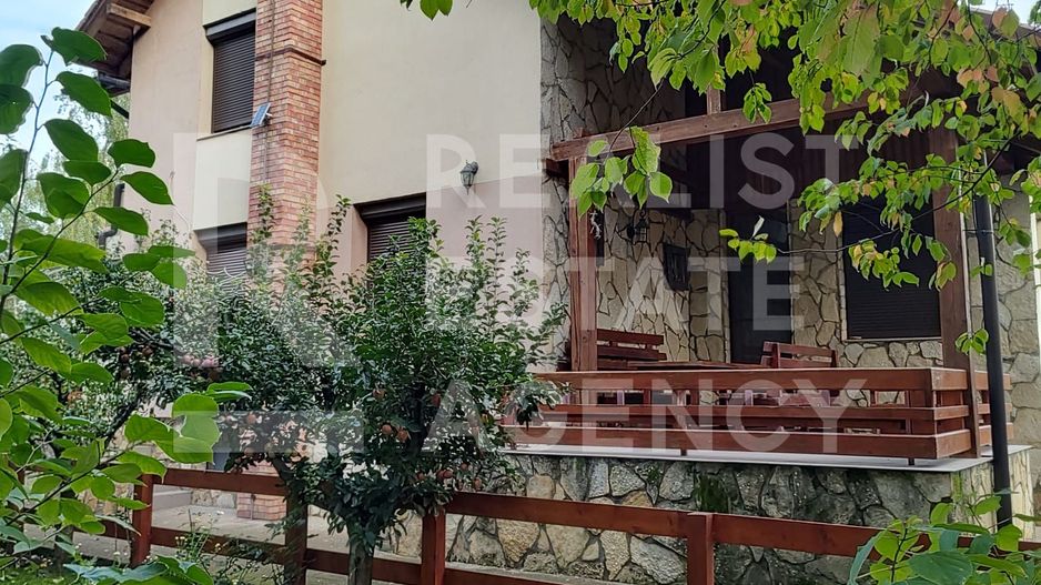 Vilă individuală 430 mp utili, teren 2.000 mp, panouri solare - Poză 3