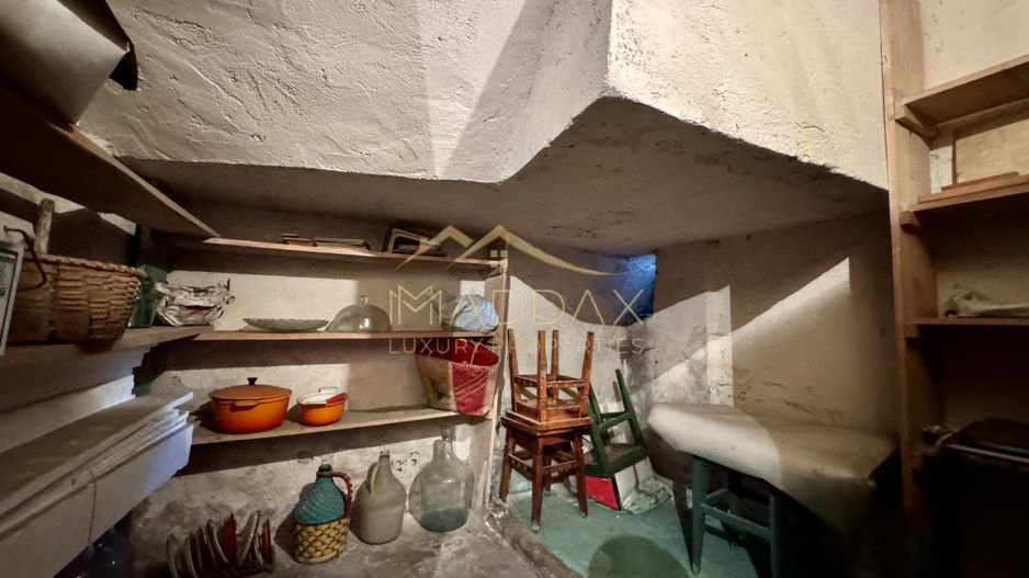 Vila cu 6 camere *310mp*  + Garaj // Primăverii - Poză 48