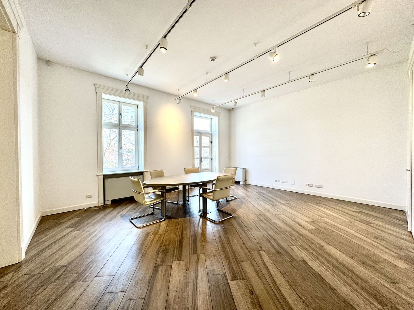 Spațiu Birou - Imobil complet renovat - Poză 20