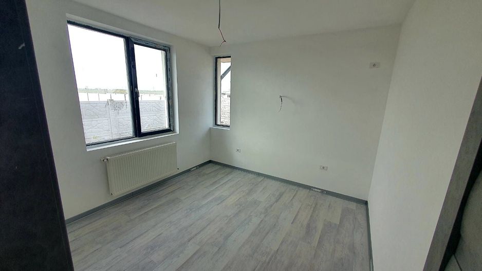 Vila individuala 4 camere intrare com. Berceni - Poză 8