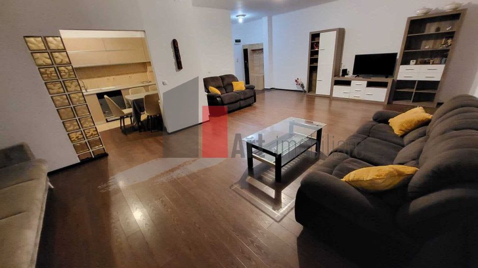 Apartament cu 3 camere de vanzare in zona Straulesti - Poză 3