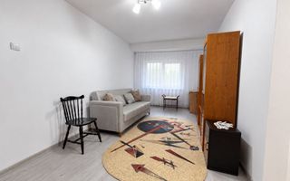 De inchiriat apartament 2 camere, renovat , Micro 40, et.1, 1500 lei - Poză 3