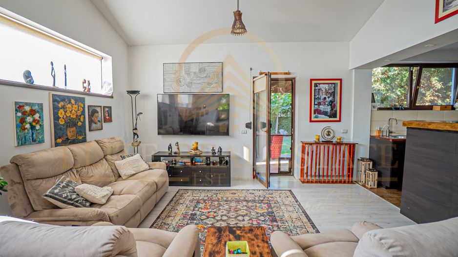 Viluta cocheta cu curte frumoasa in Mamaia Sat! - Poză 7