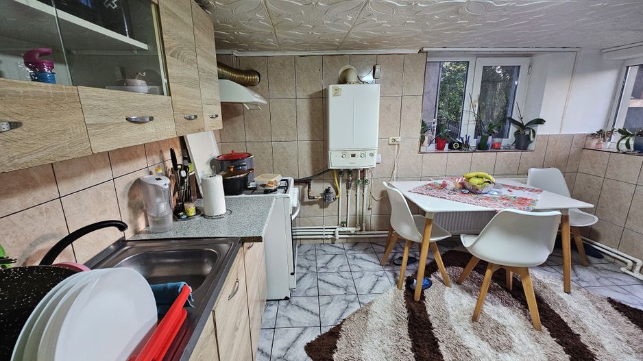 Casa 127mp mobilata/utilata+ anexa+garaj+beci+teren intravilan 1233 mp - Poză 12