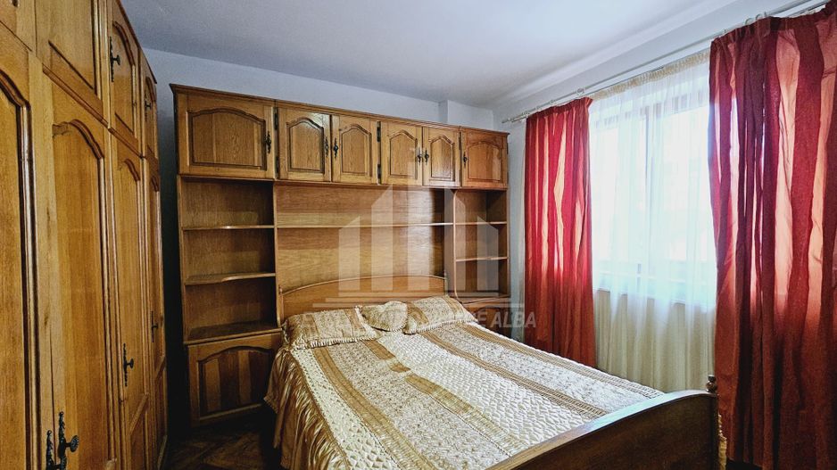 Apartament cu 3 camere decomandate, Cetate - Poză 5