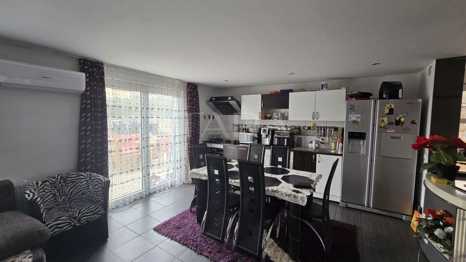 Casă spațioasă, 556 mp teren – Câmpenești, mobilată și utilată - Poză 2