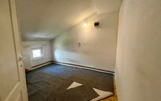 Apartament tip casă, două niveluri, zonă centrală, curte interioară. - Poză 5