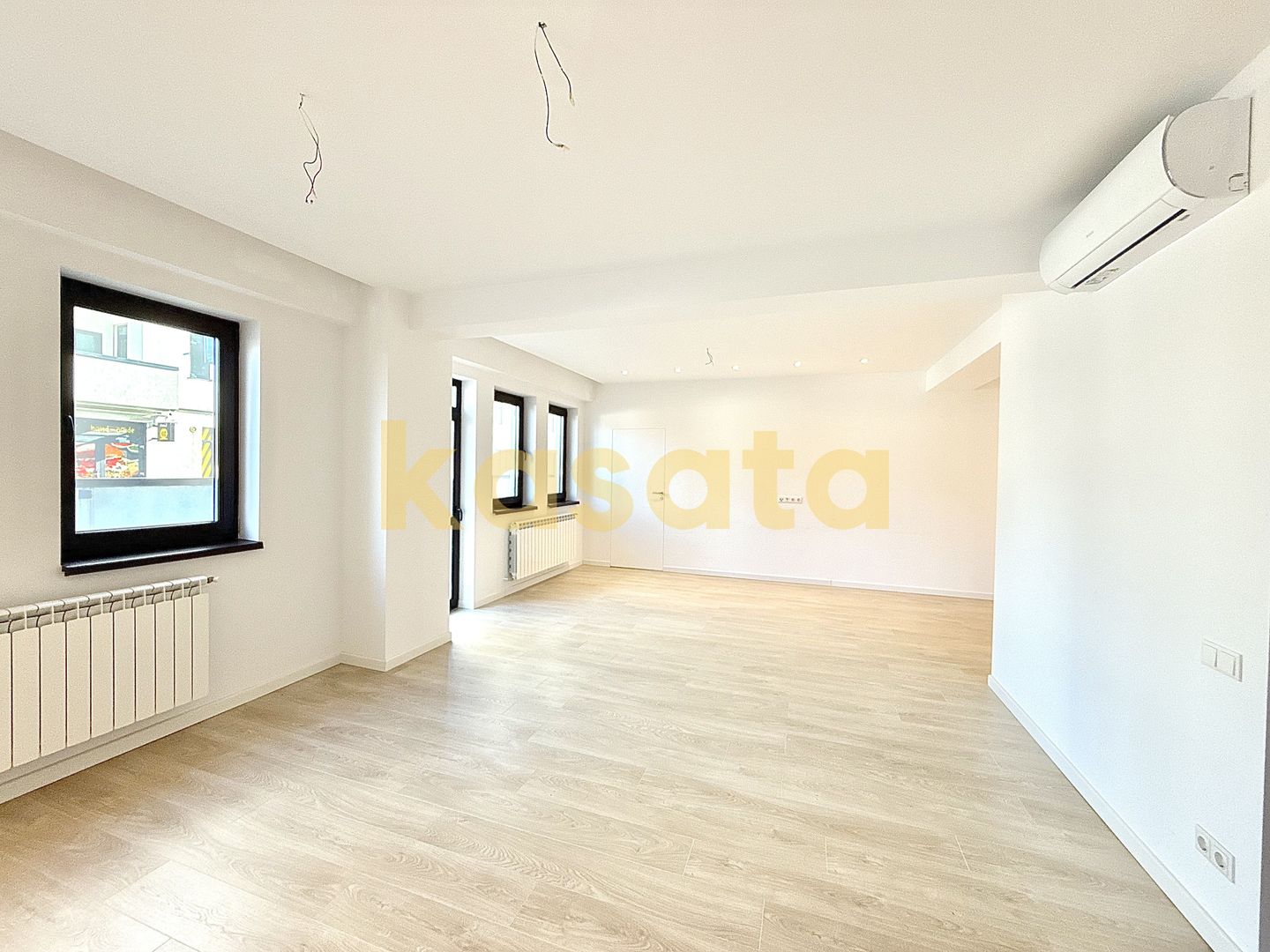 Apartament 105mp utili | curte 126mp și parcare inclusă | Sisesti - Poză 1