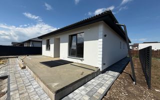 Casa pe parter cu 4 camere de vânzare - Sânpetru - Poză 6