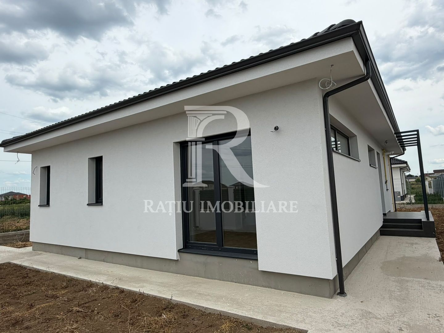 Casă modernă | Finisaje Premium| Terasă | Cihei - Poză 3
