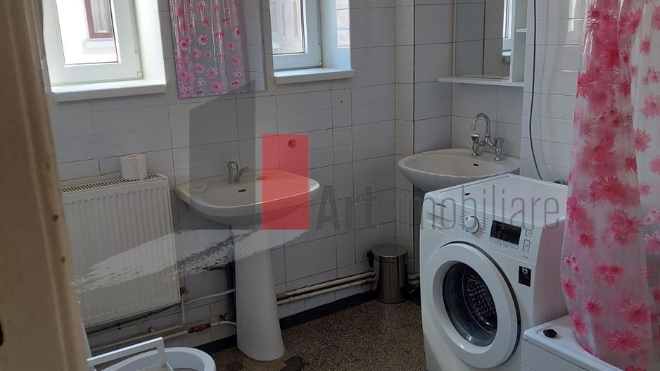 Apartamentul "MONARKI", et. 1 in vila, singur pe etaj, superb - Poză 9