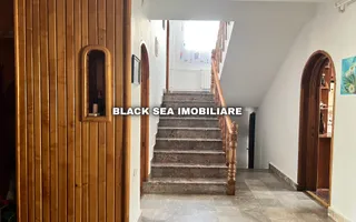 Vila 7 camere D+P+1+M - 2 Garaje - 50m de plaja - Zona centrala - Poză 12