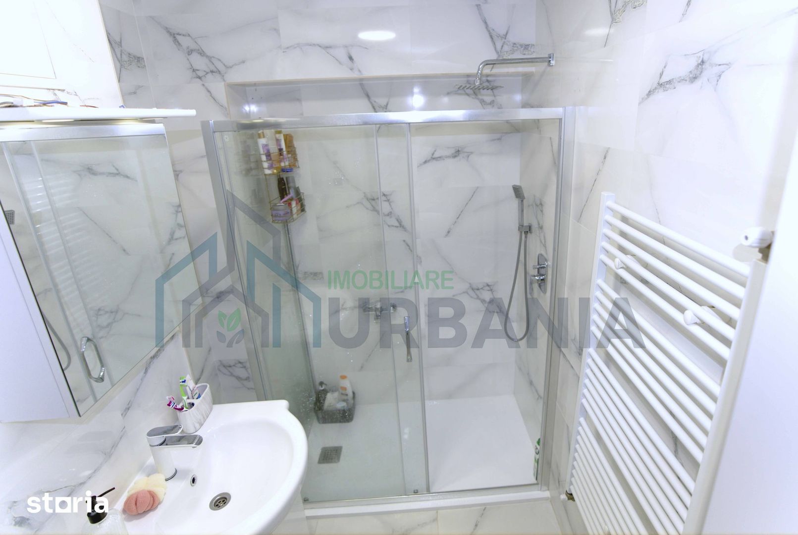 Apartament spatios renovat, Podu Iloaiei - 4 camere, pret 150.000 EUR - Poză 10
