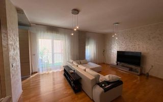 Apartament 3 camere lux zona centrala - Poză 1