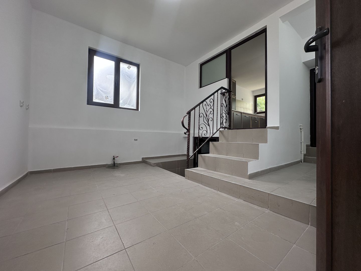 Între dealuri, viță de vie și liniște deplină! Vanzare casa in Prahova - Poză 18