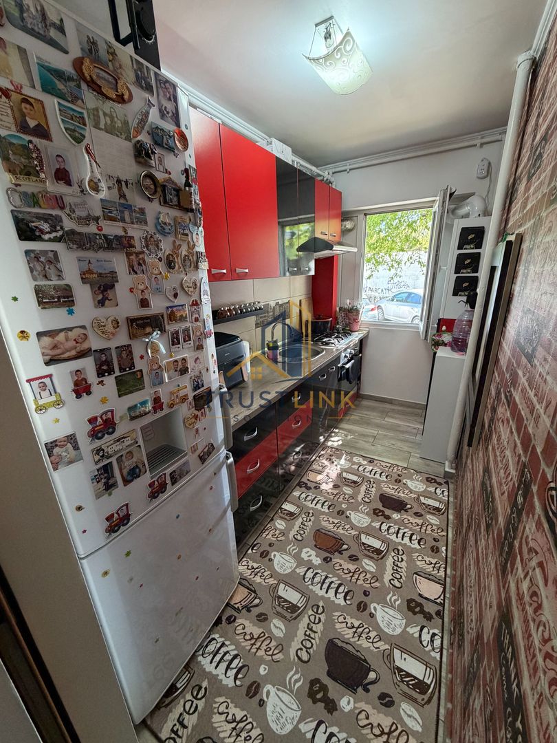 Apartament 2 camere renovat mobilat Salaj Aleea Bacau - Poză 9