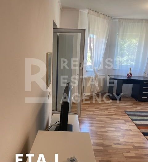 Vilă cu 7 camere de vânzare P+E+M in orasul Pantelimon - Poză 12