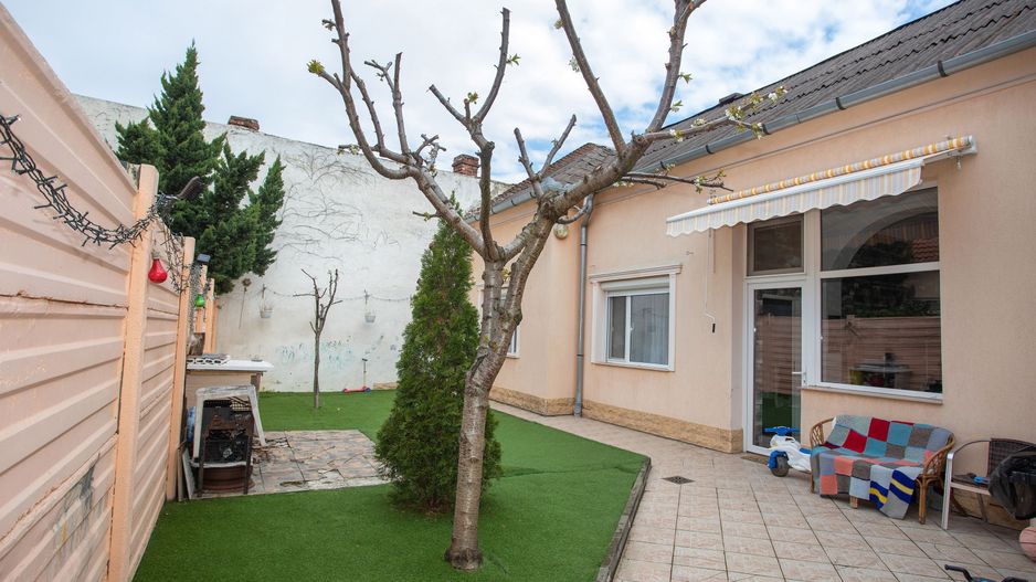 Vilă, singur în curte, central, Oradea 128 mp. 800  E/lună. Comision 0 - Poză 24